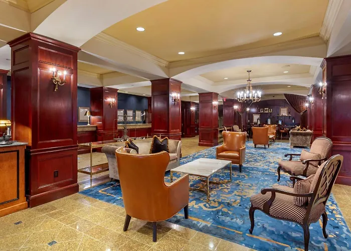 Central hotel: Omni New Haven Hotel At Yale